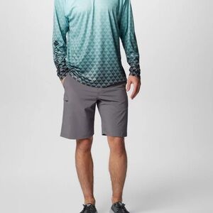 Columbia PFG regular fit 10 inch shorts